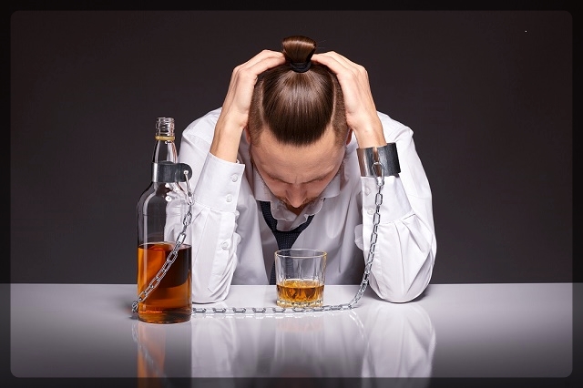Alkol Bağımlılığı Nedir? Alkolden Bağımlılığından Kurtulmak Mümkün Mü?